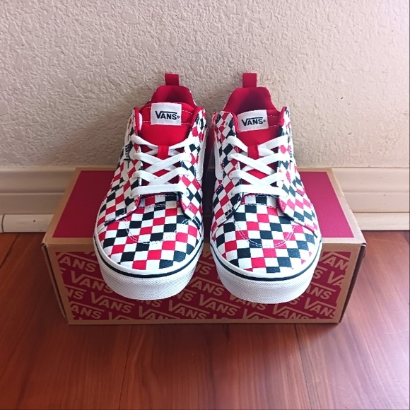 Vans - Picture 2 of 4